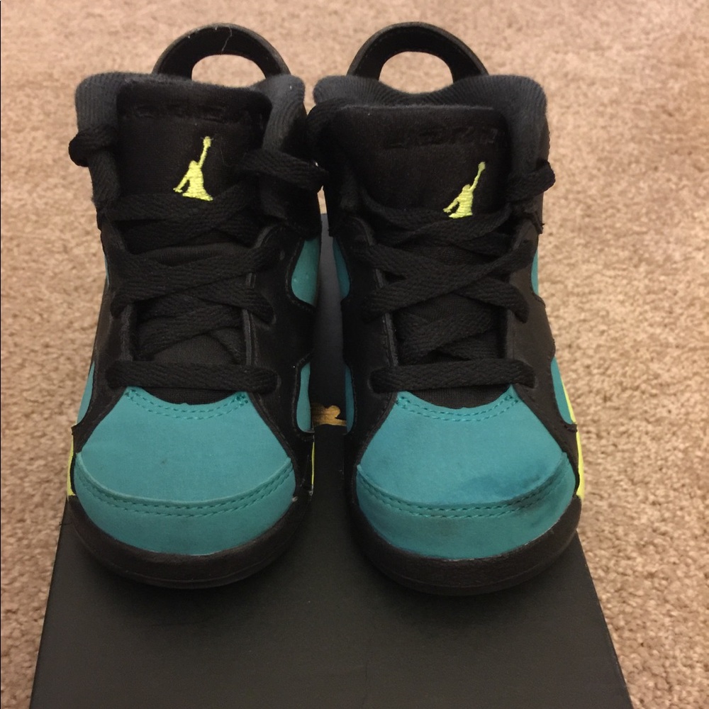 Boys Jordan's black and teal